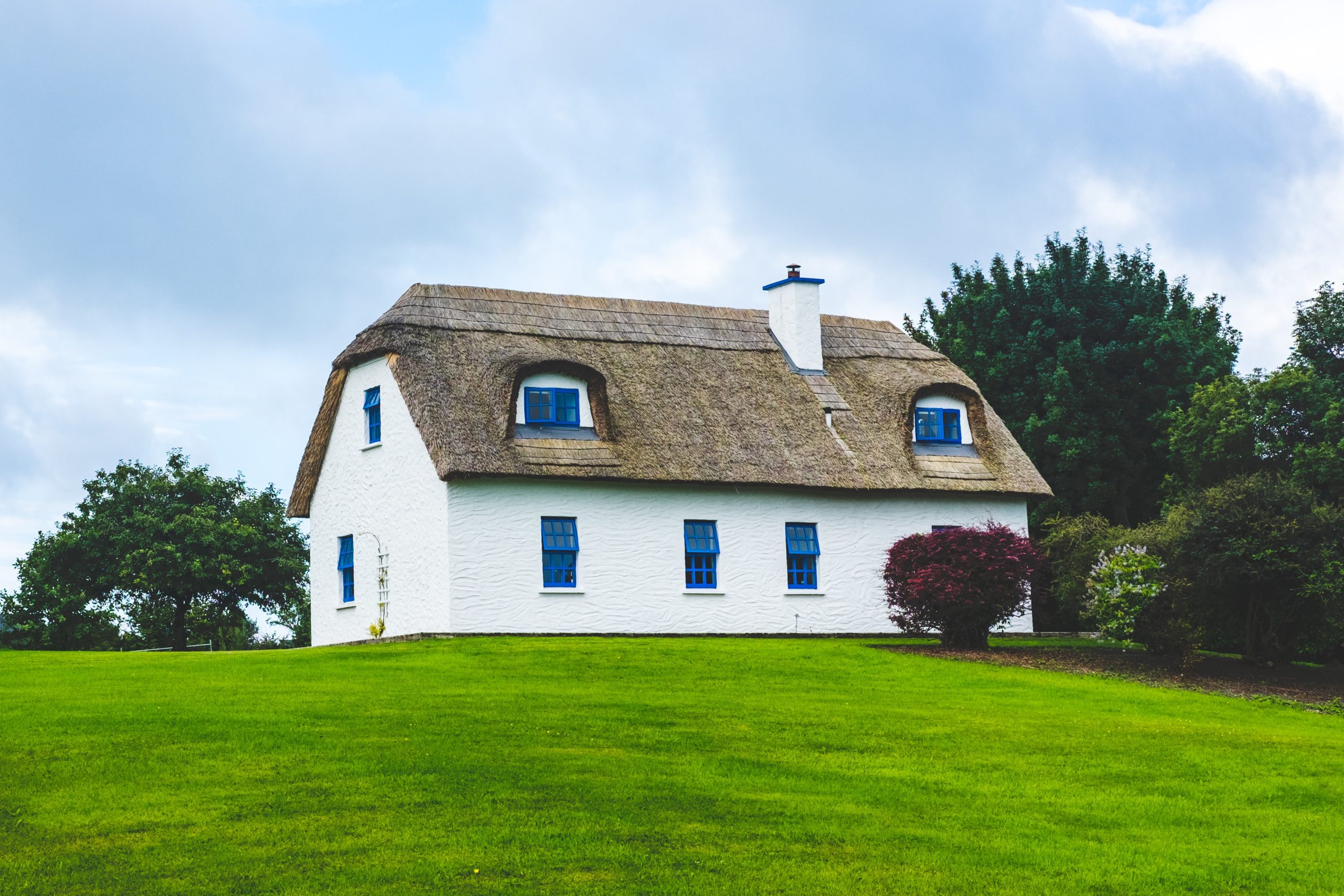 White and brown concrete house
